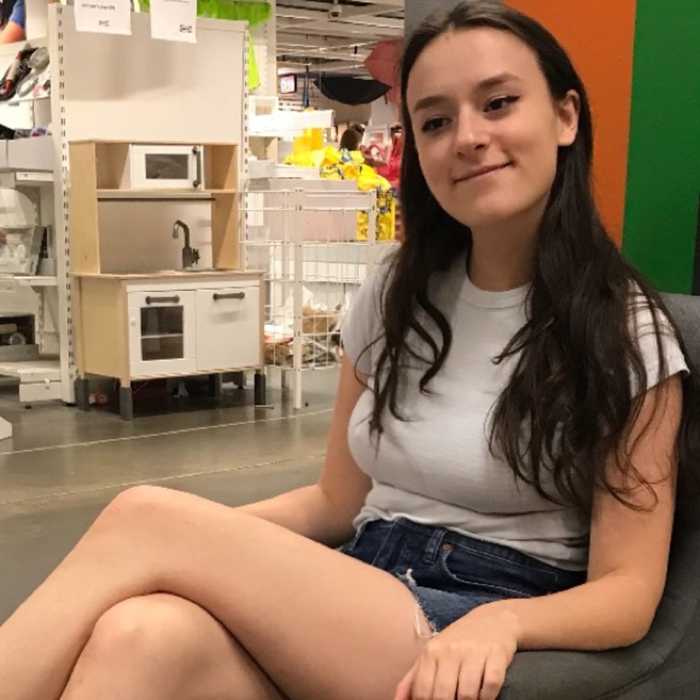 Meet your Posher, Abigail